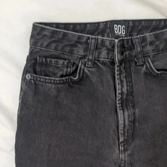 BDG Washed Black High-Waist Mom Jeans, Color Black Size 25 - Picture 4 of 13